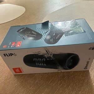 JBL Flip 6 Portable Speaker - Black